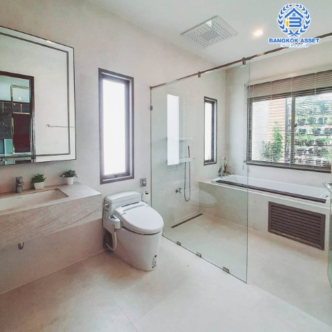 *****บ้านเดี่ยวมือสองย่านนนทบุรี ม.เพอร์เฟคมาสเตอร์พีช เซนจูรี่ รัตนาธิเบศร์ #หลังมุม เนื้อที่กว้างขวางจุใจสุดๆ ถึง 205.3 ตร.ว. ฟังก์ชันจัดหนักถึง 6 ห้องนอน6 ห้องน้ำ 4 ที่จอดรถ คฤหาสน์หรูหรา สไตล์โมเดิร์น มีระดับทันสมัย บนทำเลติดถ.รัตนาธิเบศร์  ใกล้รถไฟฟ้าสายสีม่วง "สถานีไทรม้า" และทางด่วน